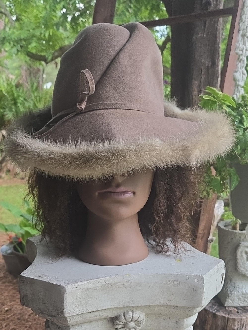 Mr. John Jr. Beige Felt Wool Vintage Hat With Fur Trim Brim